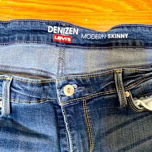 Levi’s Modern Skinny Jeans size 18
